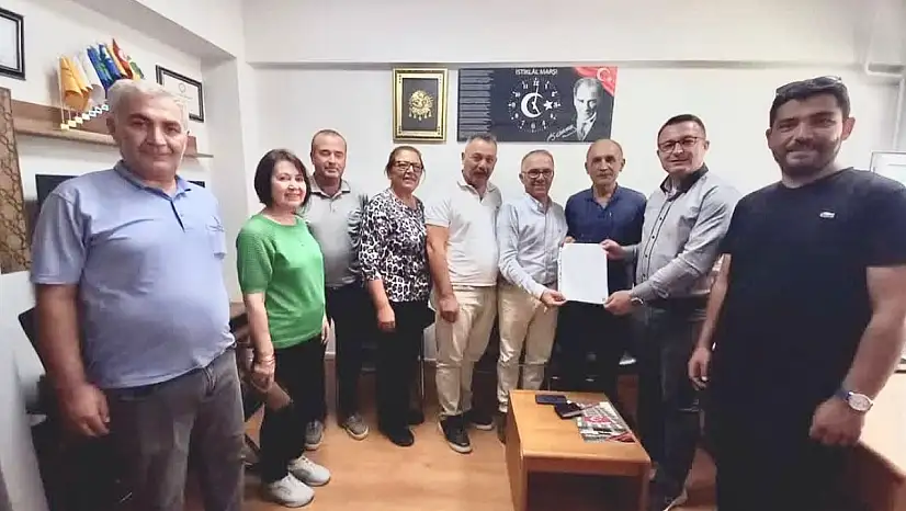 CHP KİRAZ İLÇE BAŞKANI MEHMET ORHAN GÖREVİNE BAŞLADI