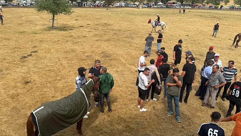 Denizli Kızılca Rahvan Yarışları'na Yağmur Engeli: Finaller İptal, Ödüller Paylaştırıldı