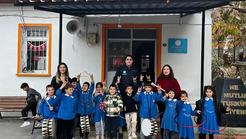 İzmir Ülkü Ocakları'ndan Köy Okullarına Eğitim Desteği Şehit Öğretmen Necmettin Yılmaz'a Vefa