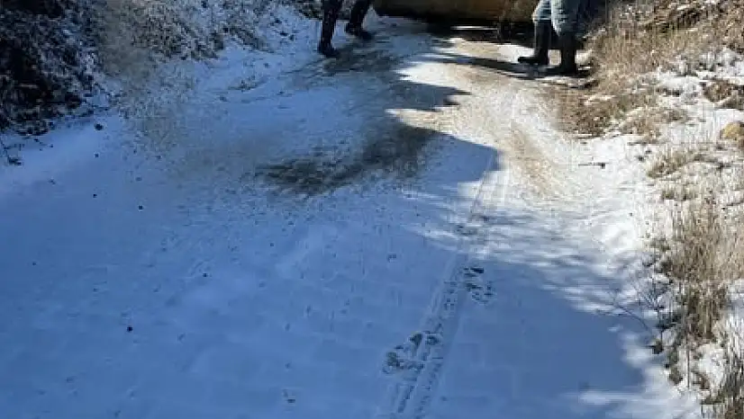 KİRAZ'DA YOĞUN KAR ALARMI: BELEDİYE EKİPLERİ SAHADA