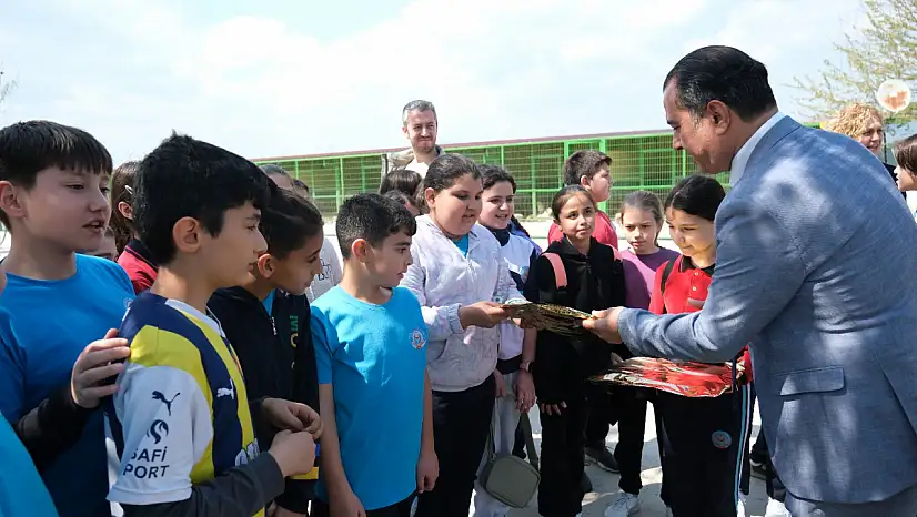 Minikler, can dostlarını ziyaret etti: 'Satın alma, sahiplen!'