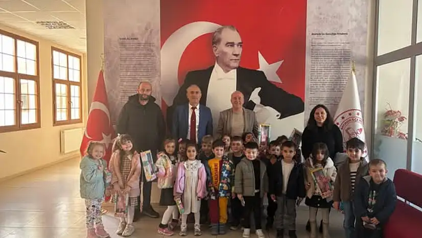 Müzekke Susamcıoğlu Anaokulu'ndan İlçe Milli Eğitim Müdürü Ökay'a Ziyaret