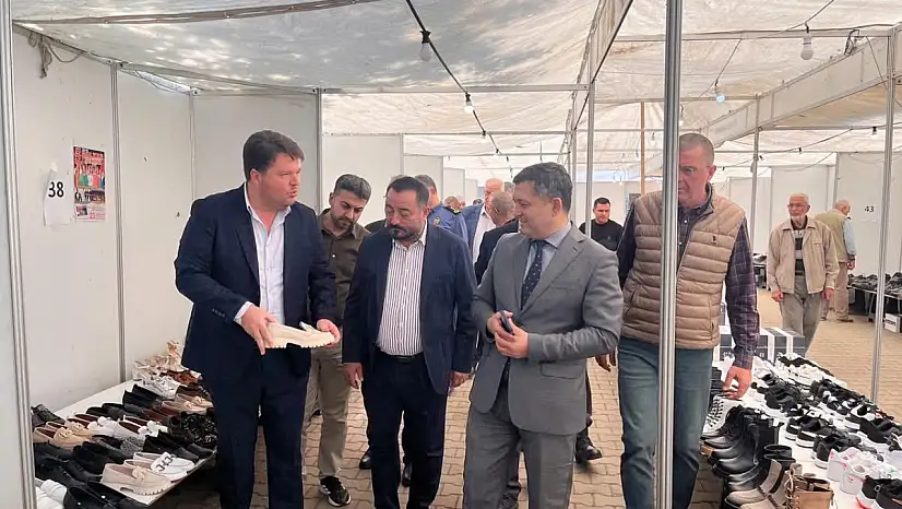 Ödemiş Kaymakamı Hakan Yavuz Erdoğan Ayakkabı Festivalini Ziyaret Etti