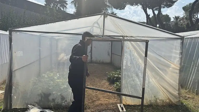 Ödemiş Mesleki ve Teknik Anadolu Lisesi Sera Bakım ve Onarım Çalışması Gerçekleştirdi