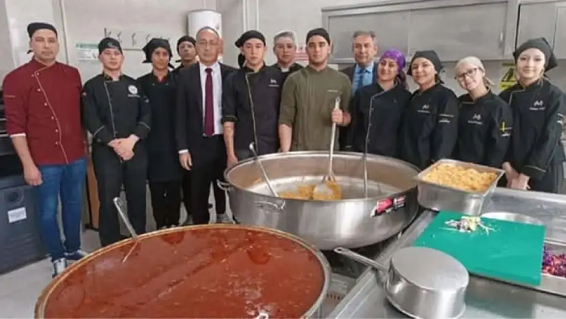 Ödemiş'te Öğrencilere Sıcak Yemek Desteği: Sosyal Dayanışmanın Yeni Adımı