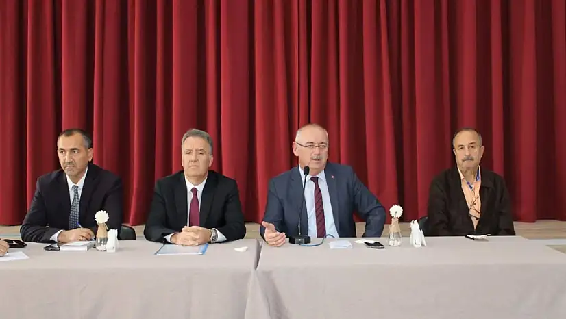 ÖDEMİŞ'TE OKUL MÜDÜRLERİ DEĞERLENDİRME TOPLANTISINDA BULUŞTU