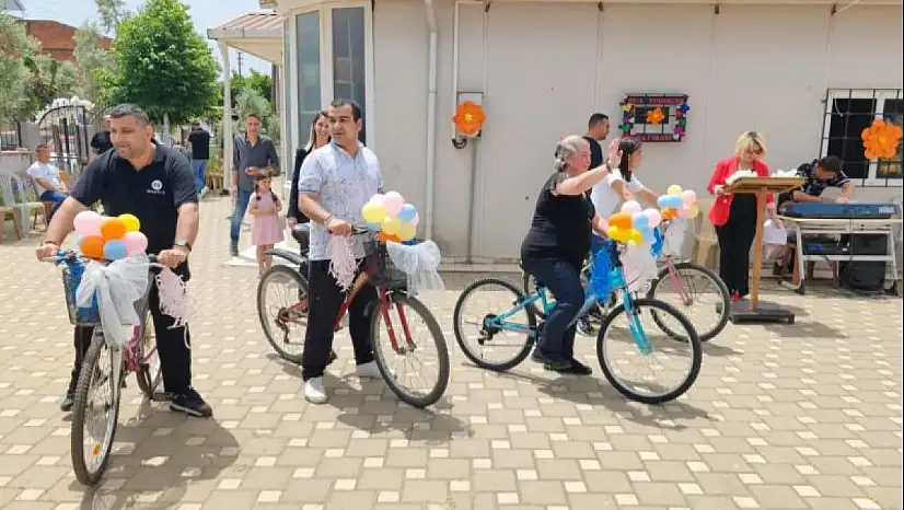 Ödemiş'te Özel Bireylerden İlham Veren Pedallar: 'Mavi Bisiklet' Projesi Umut Oldu