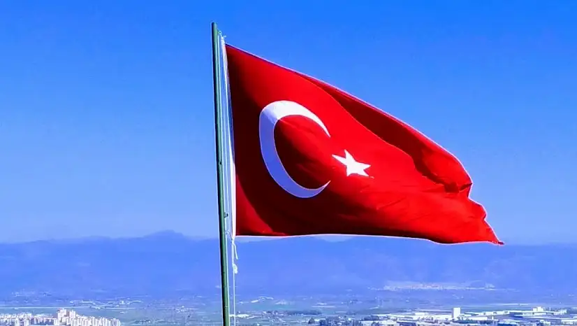 OKULLARDA BAYRAK SEVGİSİ VE BİRLİK DERSİ BAŞLIYOR