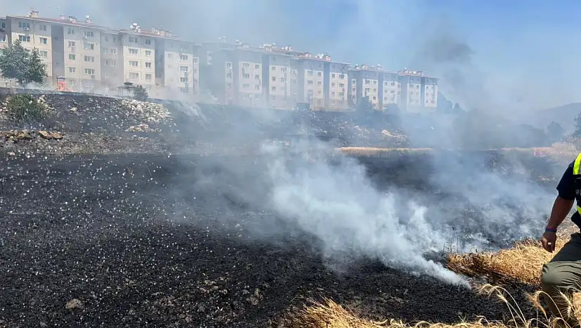 Tire Belediyesi'nden TOKİ Mahallesi'ndeki Yangına Hızlı Müdahale