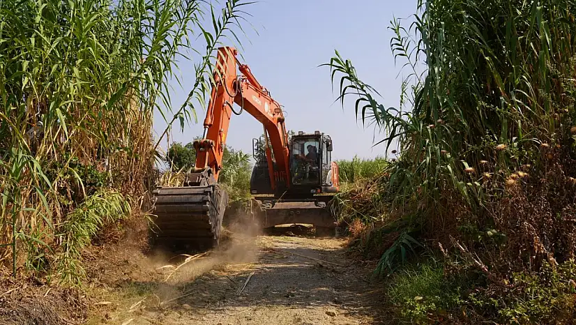 Tire'de Boynuyoğun Mahallesi'nde Yol Açma Çalışmaları Sürüyor