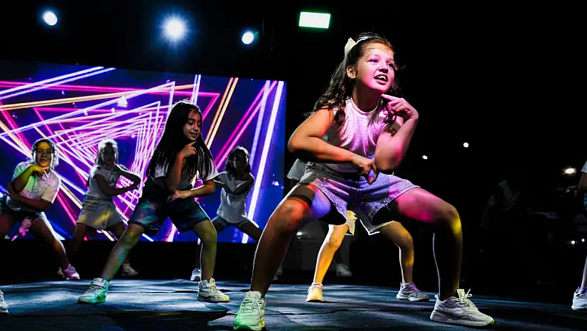 Tire'de Halk Oyunları ve Dansların Buluşması