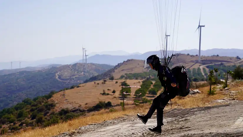 1. Tire Yamaç Paraşütü Festivali Başladı