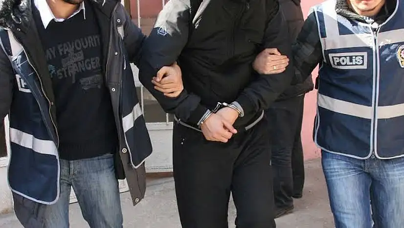 'Yüksek Yargıda Tanıdık Var' Diyerek Dolandırdılar: Ödemiş'te 5 Tutuklama