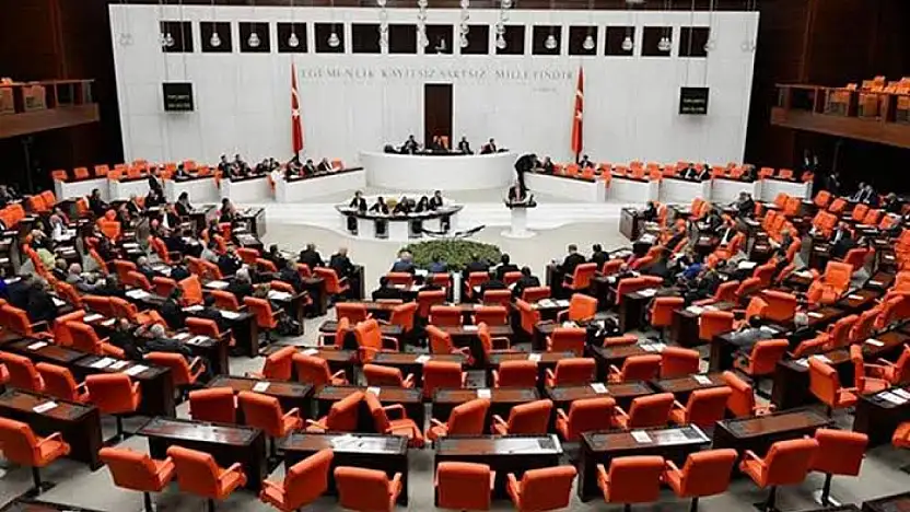 AK Parti'den Belediye Statüsünde Dönüşüm Hamlesi: Gözler Küçük İlçelere Çevrildi