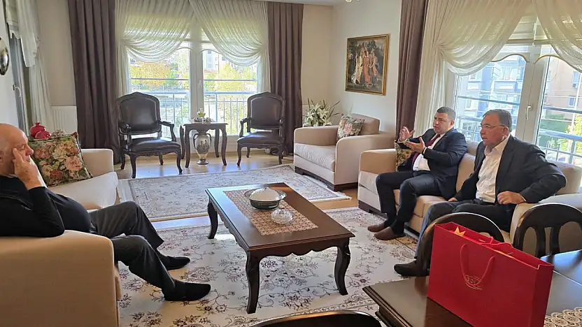 Başkan Okuroğlu'ndan Öğretmenler Günü'nde Anlamlı Ziyaret