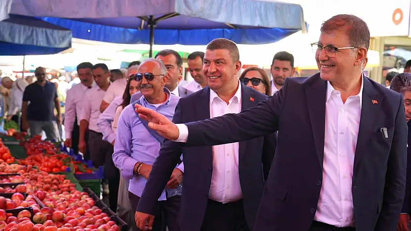 Başkan Tugay ve Başkan Okuroğlu Tire Salı Pazarı'nda Halkla İç İçe