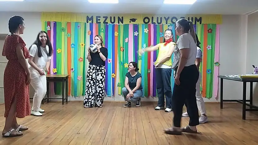 Bayındır'da İlkokul Öğretmenlerine 'Türkiye Yüzyılı Maarif Modeli' Semineri