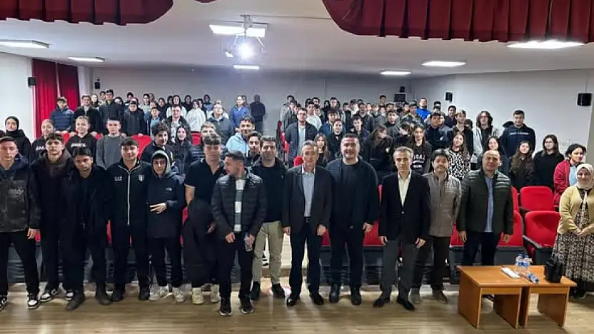 Bayındır'da Öğrenciler Prof. Dr. Raşit Çavuşoğlu ile Buluştu