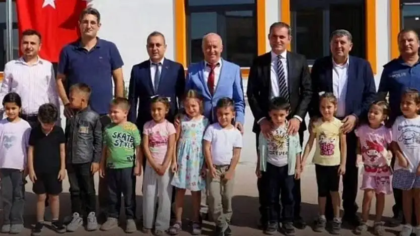 Bayındır'da Yeni Eğitim Yılı Coşkuyla Başladı: 5 Bin 876 Öğrenci Okula Döndü