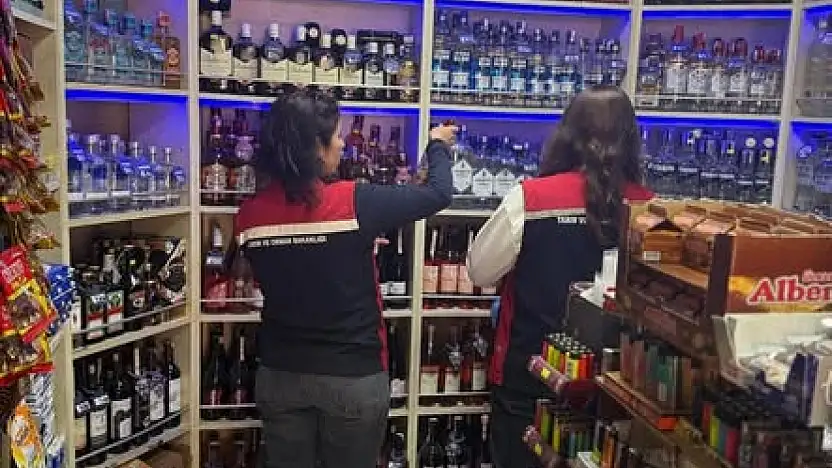 BAYINDIR'DA YILBAŞI GÜNÜ DE DENETİM VAR GIDA İŞLETMELERİ MERCEK ALTINDA