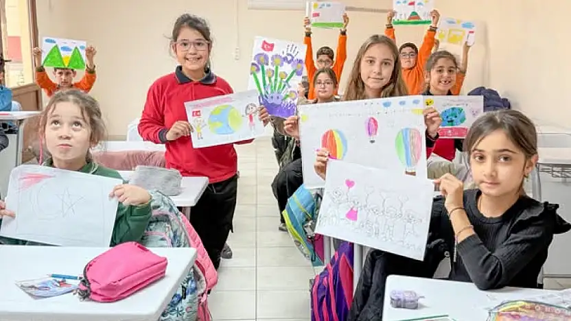 Bayındır Gençlik Merkezi'nde Minik Eller, Büyük Hayaller