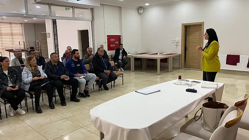 Beydağ'da Çiftçilere 'Toprak Analizi' Eğitimi