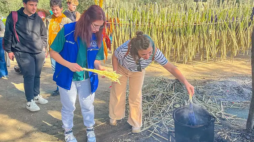 Erasmus Plus Projesi Kapsamında Bayındır'da Kuru Çiçek Merkezi Gezisi