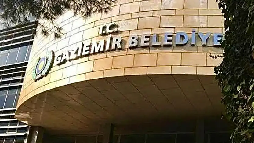 Başkan Işık Basınla Toplantıdayken Belediye Önünde Grev Vardı