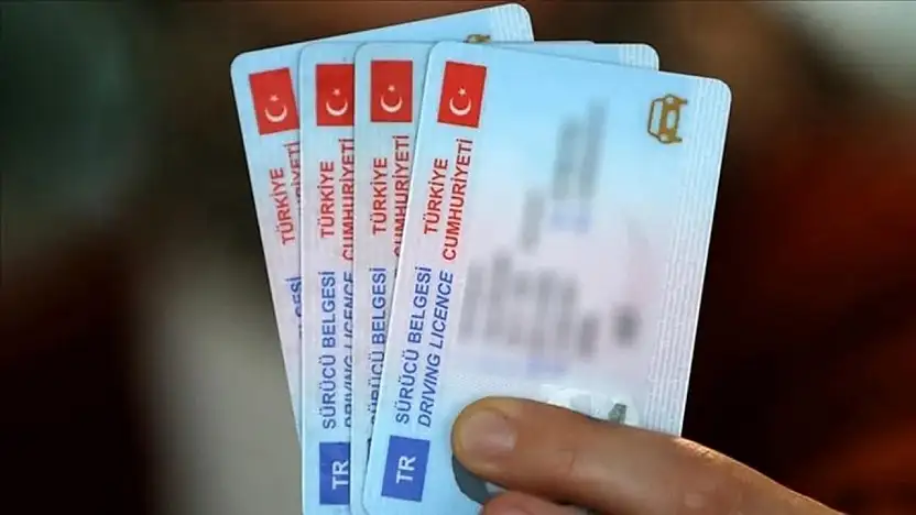 İçişleri Bakanı Yerlikaya'dan Eski Tip Sürücü Belgeleri İçin Uyarı
