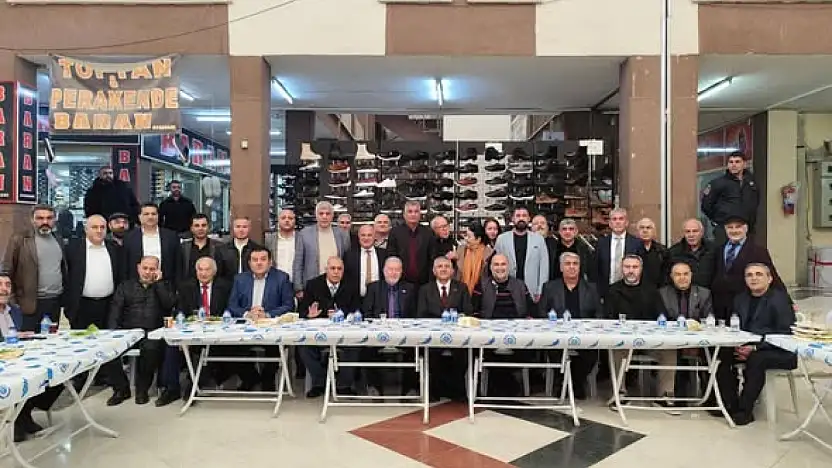 İESOB ve Işıkkent Ayakkabıcılar Sitesi, MHP İzmir İl Yönetimini Ağırladı: Esnafın Sorunları Masaya Yatırıldı