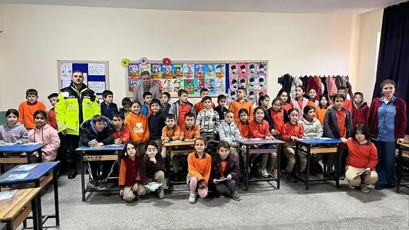 İĞDELİ İLKOKULU'NDA TRAFİK GÜVENLİĞİ EĞİTİMİ