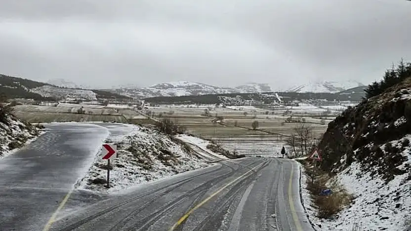 İZMİR'İN ZİRVESİNDE KIŞ ALARMI: EKİPLER SAHADA
