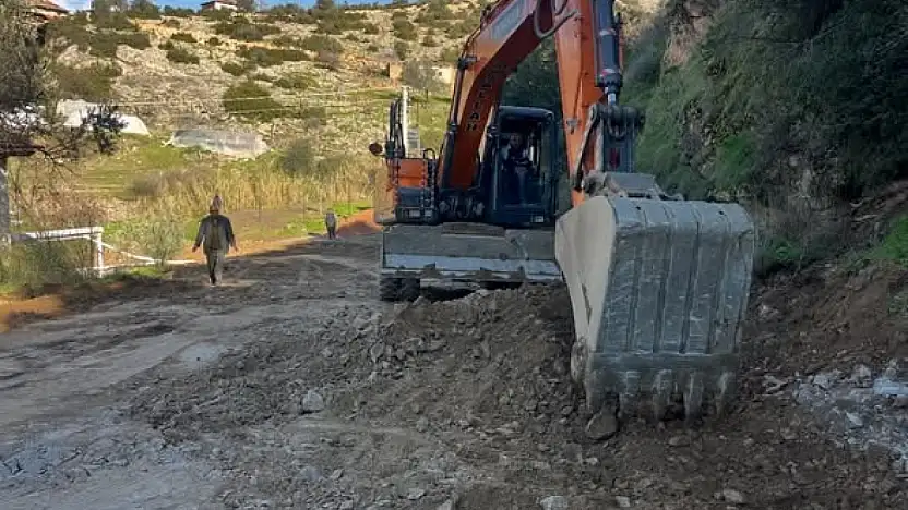 KALEKÖY MAHALLESİ'NDE PARKE TAŞI ÇALIŞMASI SÜRÜYOR