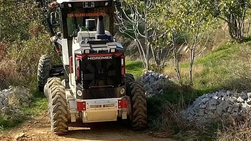 Kiraz Belediyesi'nden Gedik Mahallesi'nde Yol Tesviye Çalışması