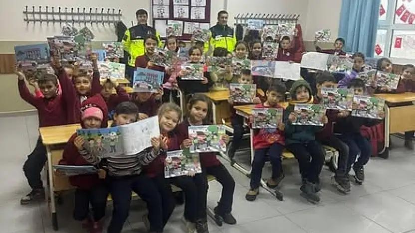 KİRAZ'DA 160 ÖĞRENCİYE TRAFİK GÜVENLİĞİ EĞİTİMİ