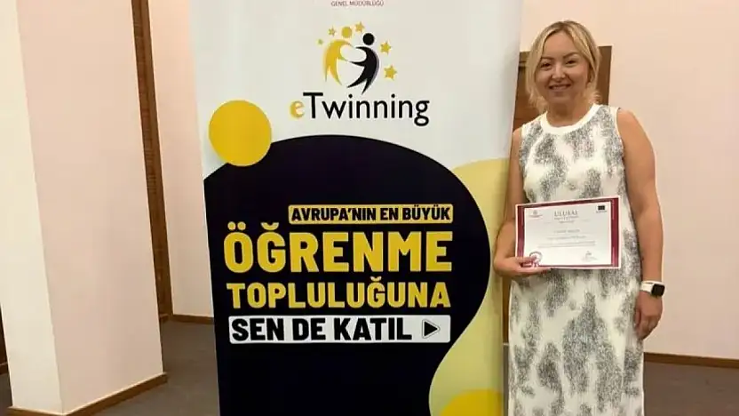 Kiraz'da eTwinning Başarısı: Öğretmen Fadime Akçam'a Kalite Etiketi
