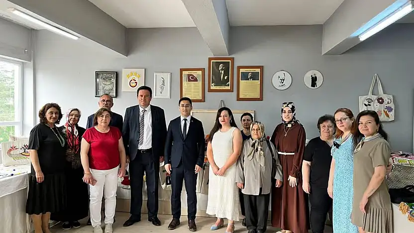 Kiraz'da Yıl Sonu Sergisi İlgi Gördü