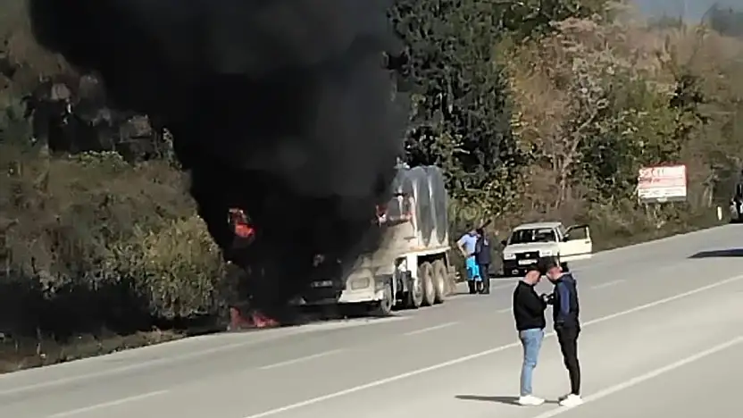 Kiraz-Ödemiş yolunda süt tankeri alev aldı!