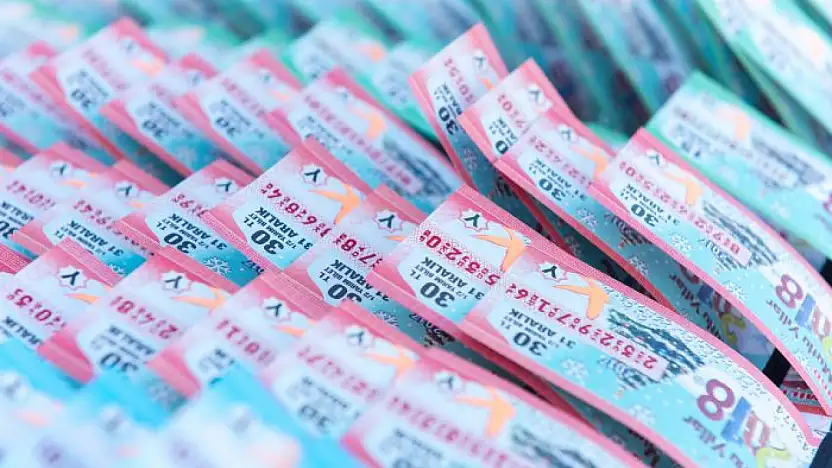 MİLLİ PİYANGO YILBAŞI ÇEKİLİŞİNDE 800 MİLYON TL'LİK İKRAMİYE BİRKAÇ NOKTAYA DAĞILDI