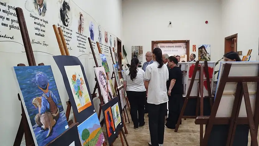 Ödemiş Anadolu Lisesi'nden Sanata Anlamlı Dokunuş: Yıl Sonu Resim Sergisi Açıldı