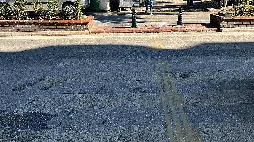 ÖDEMİŞ'E YAKIŞMIYOR: YAYA GEÇİTLERİNDE YOL VERİLMİYOR!