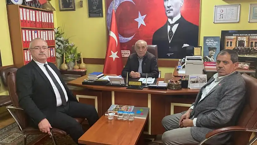 Ödemiş İlçe Millî Eğitim Müdürü Sunullah Desticioğlu'ndan Muhtarlar Derneğine Ziyaret