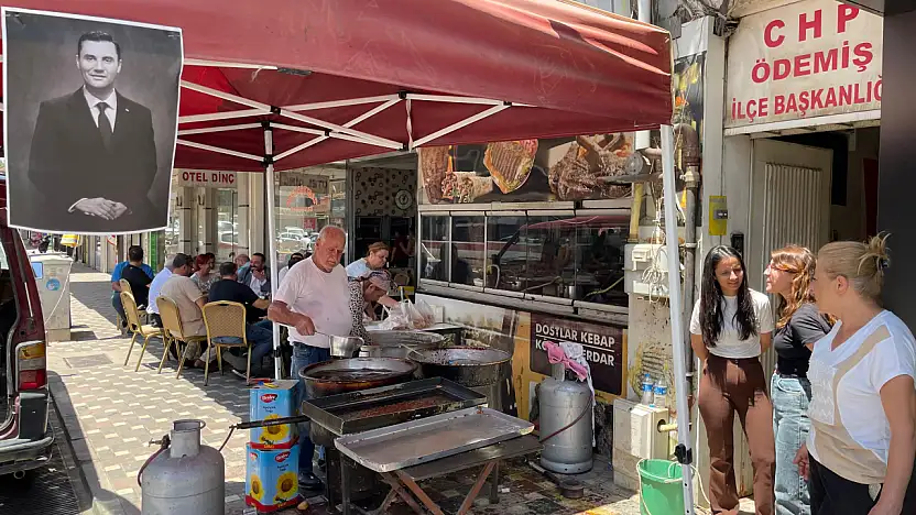 Ödemiş'te Ferdi Zeyrek'in Ruhuna Lokma Hayrı Yapıldı