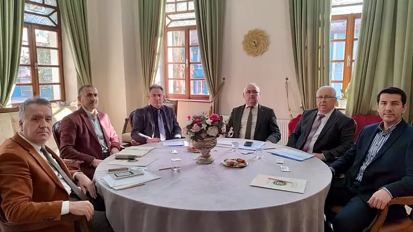 ÖDEMİŞ'TE OKULLARDA EĞİTİM-ÖĞRETİM YILI HAZIRLIKLARI DEĞERLENDİRİLDİ