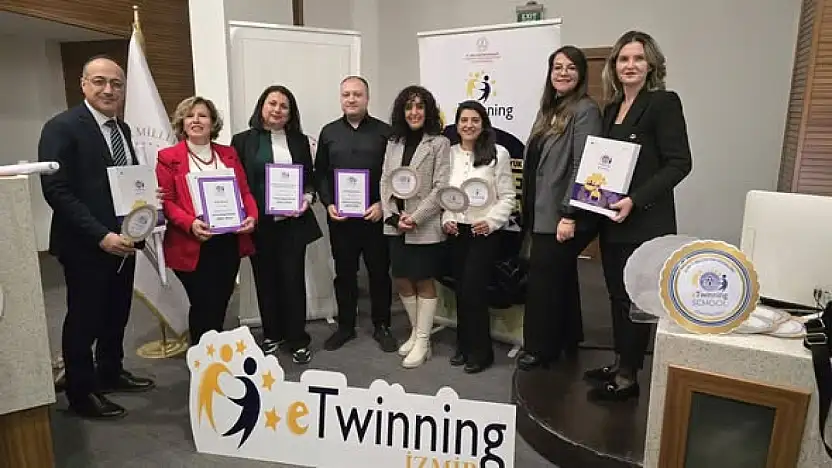 ÖDEMİŞ'TE ÜÇ OKULA eTWINNING SCHOOL BELGESİ