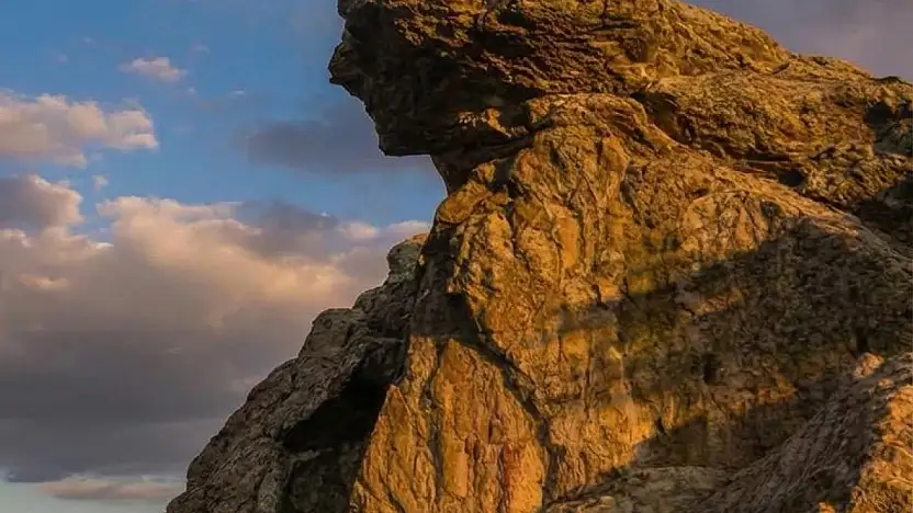 ÖDEMİŞ'TE YOLDAN GEÇEN DURUYOR