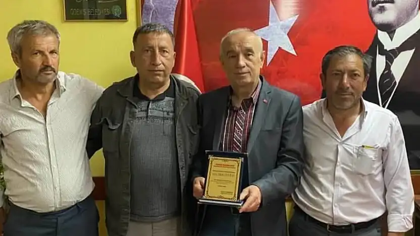 Tekke Mahallesi'nde 628 Yıllık Gelenek Sürdü: Helvuç Bayramı'nda Anlamlı Plaket Takdimi