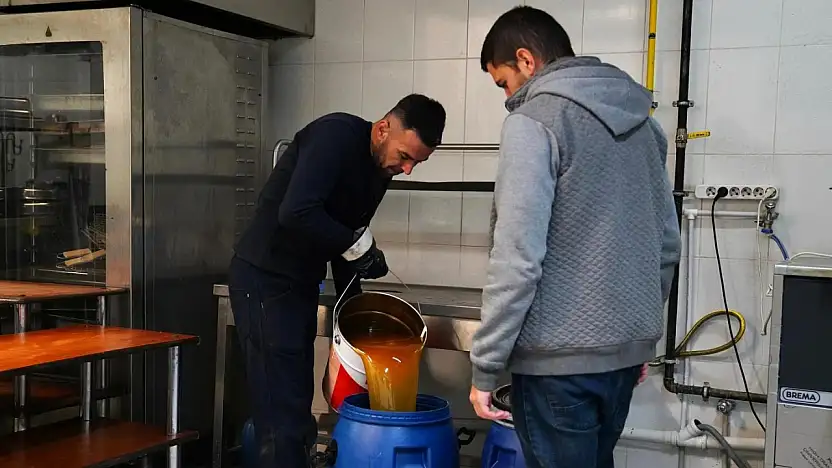 TİRE'DE ATIK YAĞLAR GERİ DÖNÜŞÜME KAZANDIRILIYOR