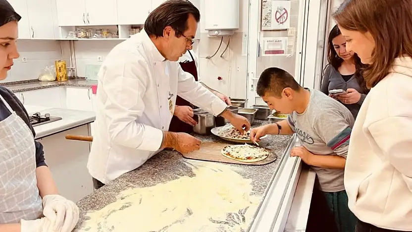 TİRE'DE 'BEN HER YERDE VARIM' PROJESİNE ANLAMLI ETKİNLİK