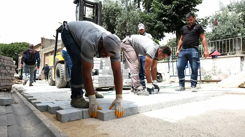 Tire'de Saraçlar Çarşısı'nda Üstyapı Çalışmaları Başladı